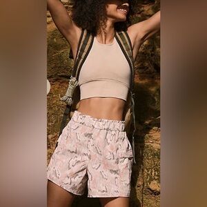 NWT FREE PEOPLE MOVEMENT | IN THE WILD PRINTED SHORTS IVORY COMBO 0745 SzM